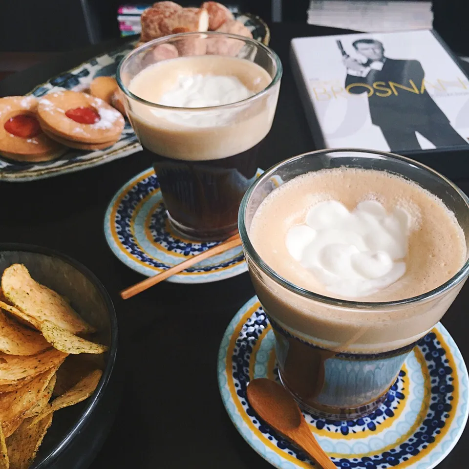 アイリッシュコーヒーとおやつ♡|麻紀子さん