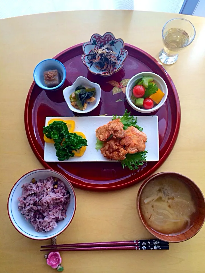 •蒟蒻の甘辛煮
•鶏の唐揚げ
•小松菜と揚げのお浸し
•根菜とひじきの味噌マヨデリ風
•野菜のバルサミコ酢和え
•鶏の唐揚げ
•プチヴェールとピーマン
•雑穀米
•お味噌汁
•Herb Cordial〜Nettle(ネトル)〜|nainaiさん