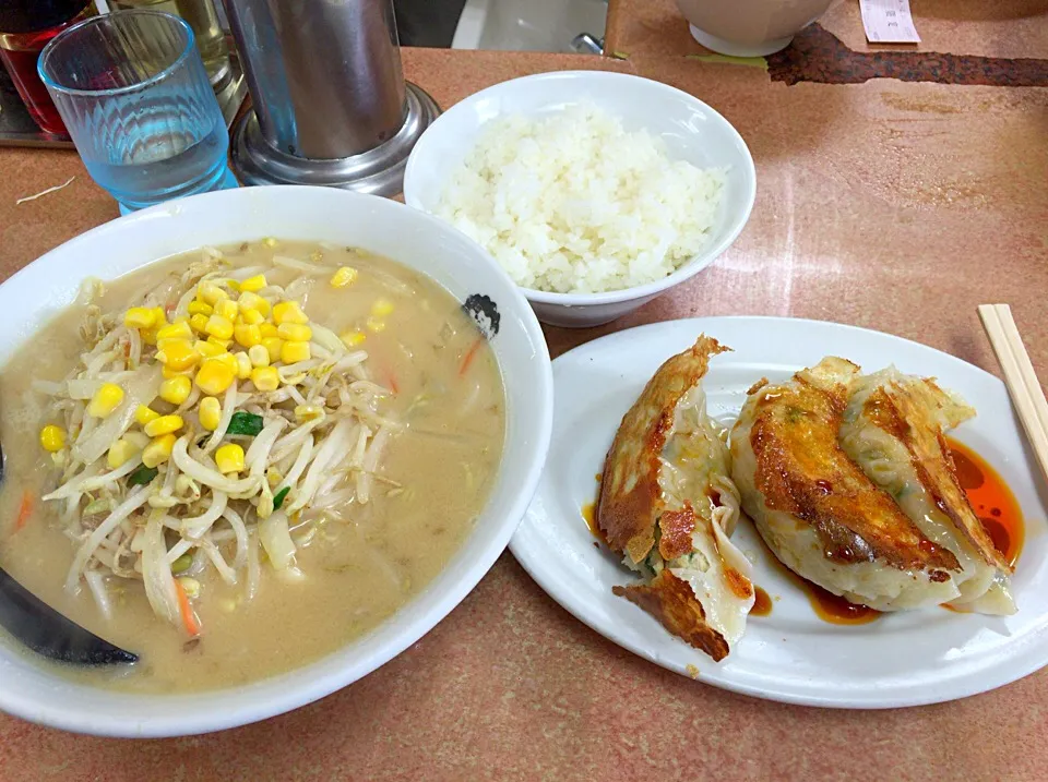 限定セット 白味噌らーめん 餃子 半ライス|内田　誠さん