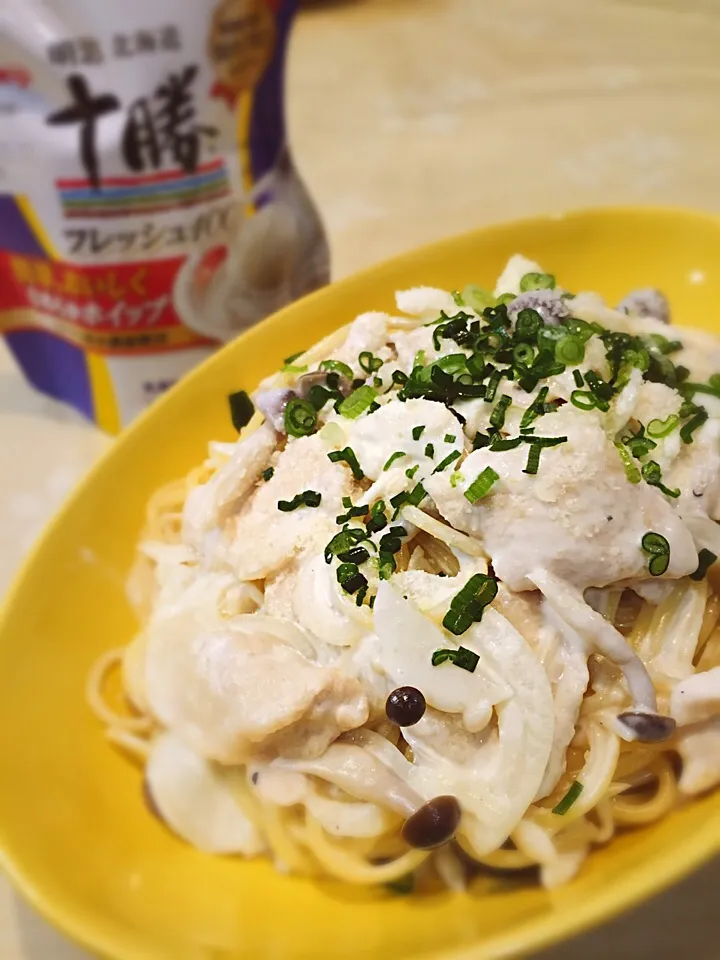 鶏肉としめじの味噌クリームパスタ|うっちーさん