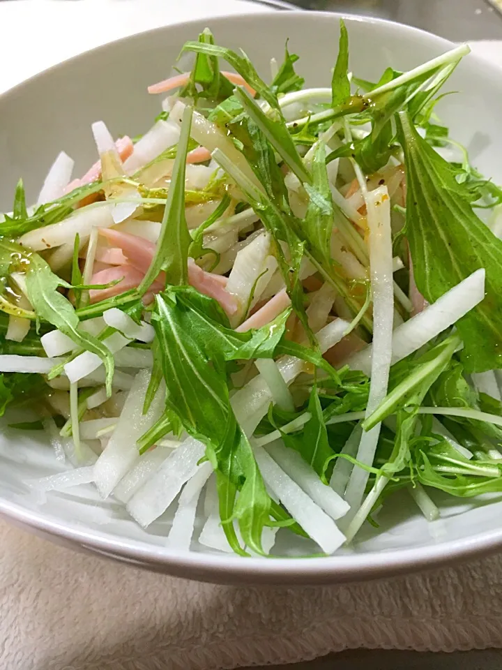 Snapdishの料理写真:ハムと大根と水菜の柚子胡椒和え|ケンケンさん