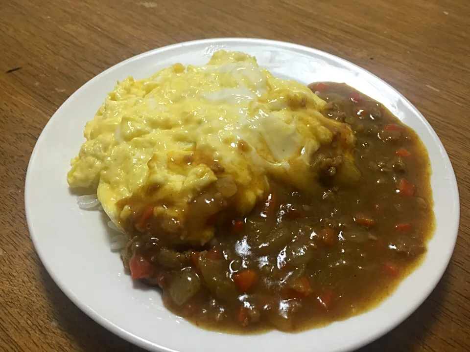 オムキーマカレー|さんだーさん