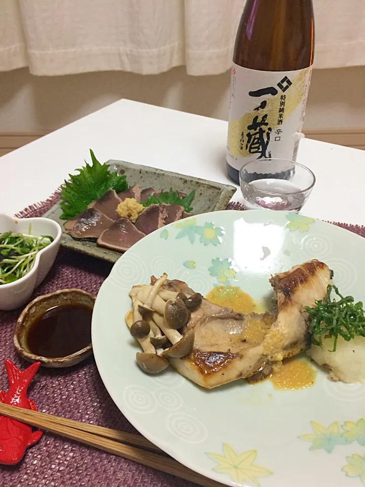 ぶりカマの塩焼き山わさび醤油かけ★鰹のタタキ★カイワレのりサラダ|Yukariさん