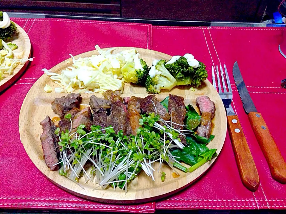 Snapdishの料理写真:Beef  steak with garlic soy sauce|avarnとayakaさん