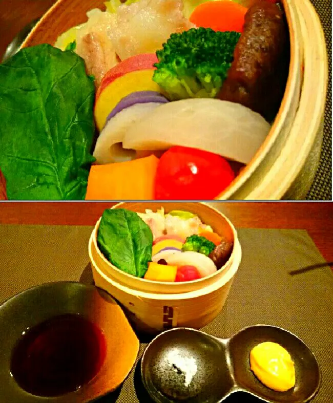 Snapdishの料理写真:蒸し物🎵 地元野菜のせいろ蒸し🍅🐷🍠
ぽん酢💛宮古島の雪塩💛うにﾏﾖﾈｰｽﾞ💛|メイメイda.さん