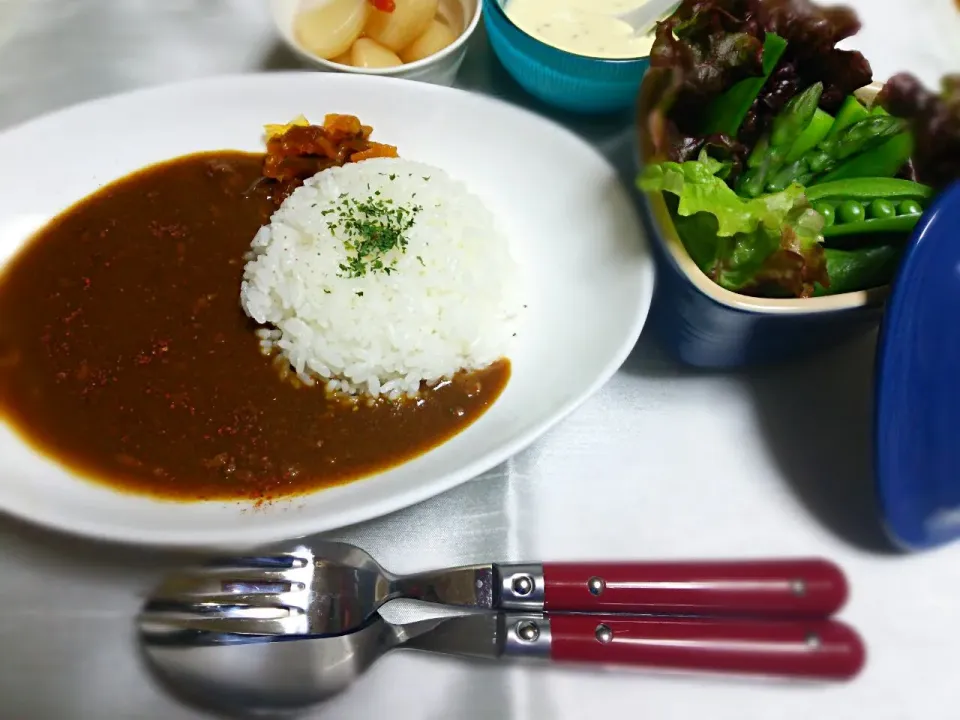 スパイシーカレー&サラダで晩御飯🌃🍴|☆Yumi☆さん