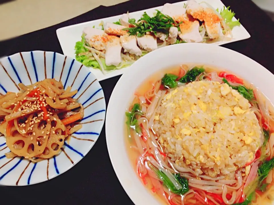 Snapdishの料理写真:あんかけ炒飯、胸肉で棒々鶏風サラダ、蓮根キンピラ|のぞみさん