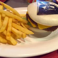 Snapdishの料理写真:Darth Vader Cheese Burger Set|Tunaさん