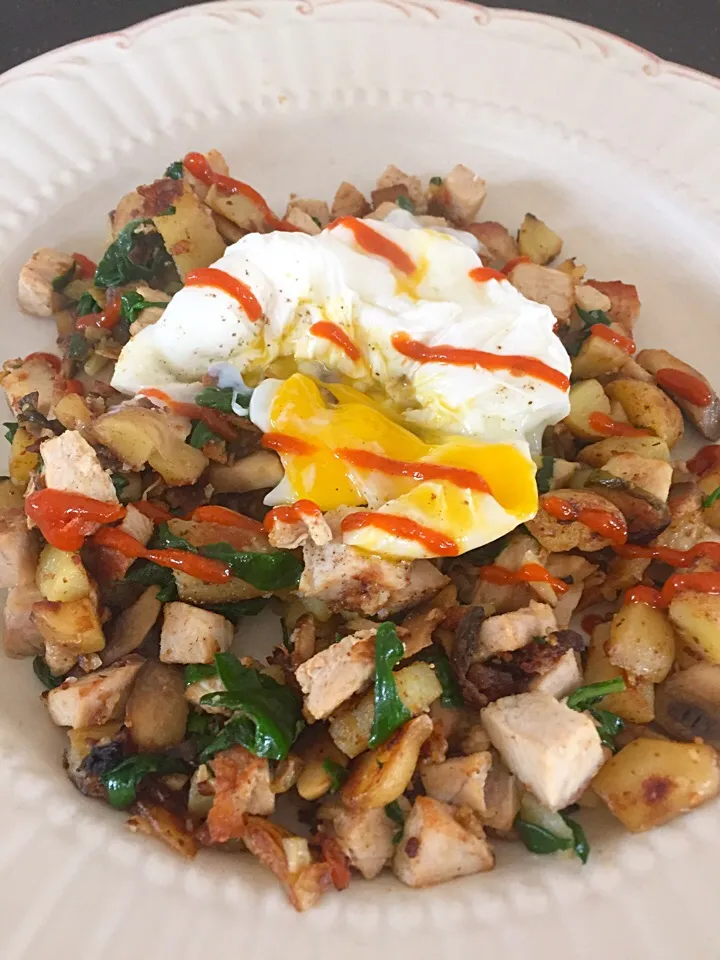 Spanish Pork and Fingerling Potato Hash with Poached Egg and Sriracha|K Goodnessさん