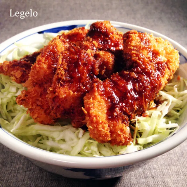 Legeloさんの鶏胸肉でソースカツ丼☆キャベツ1人100g ♪ 卵なし☆簡単※節約 #レシピブログ #RecipeBlog|レシピブログさん