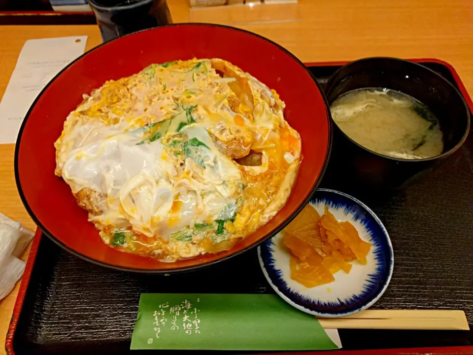 笹陣のランチ チキンカツ丼 #かつ丼 #笹陣 #卵とじ|sakumaさん