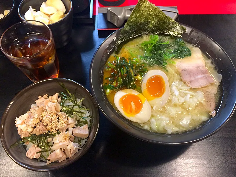 とんこつラーメン
with ミニチャーシュー丼|Ｍako☺︎さん