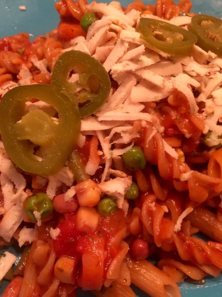 Mixed bean salad pasta with grated vegan cheese|Nick Hiderさん