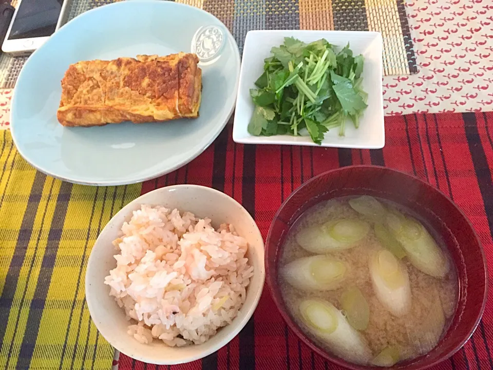 タコの炊き込み御飯、ネギのお味噌汁、出し巻き卵|kirinmusohさん