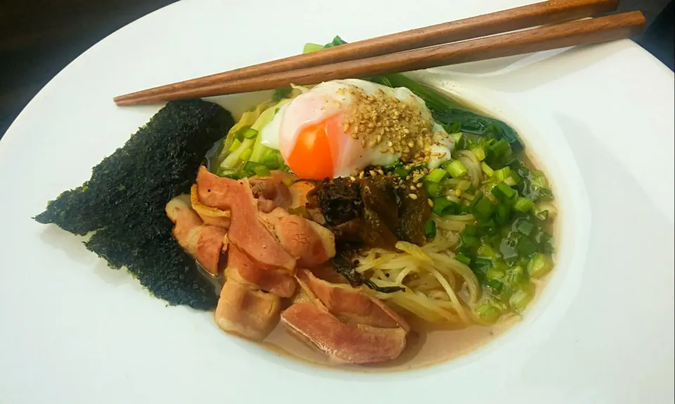 Shoyu ramen with pork|ครัวอิอ้วน... Chubby Cookさん