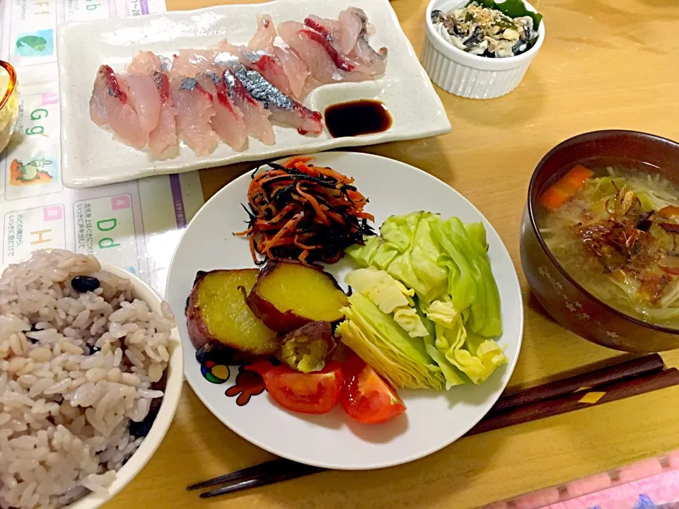 晩ご飯はトビウオの刺身🐟|かわちさん