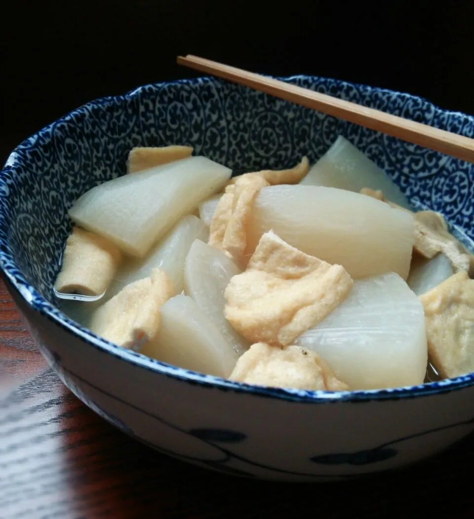 大鉢でド～ン！聖護院大根と油揚げの煮もの|peachさん