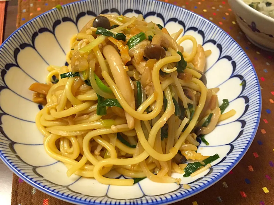 きのことニラの香港和え麺|まおさん