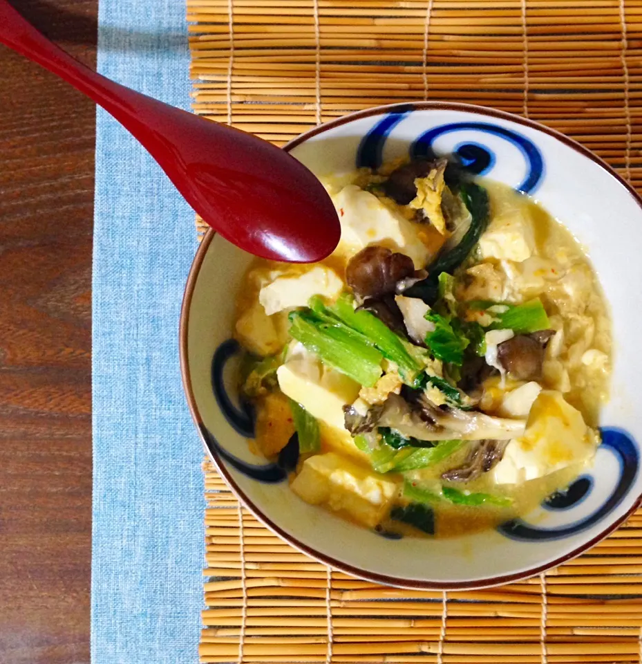 Snapdishの料理写真:晩ごはん  レンジで豆腐と舞茸の卵とじ|砂雪さん