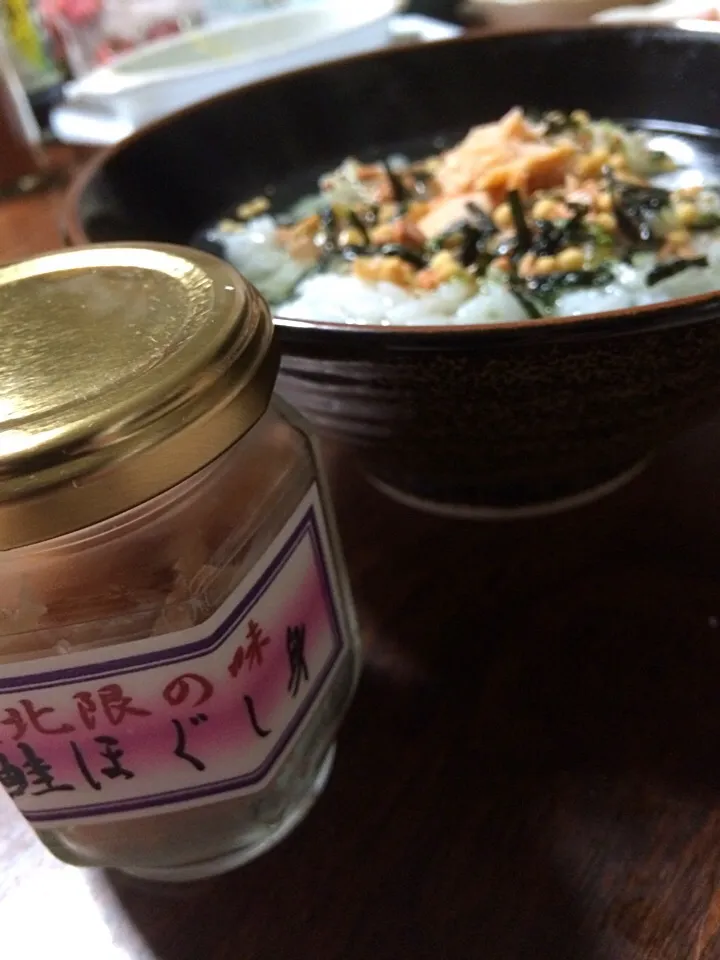 Snapdishの料理写真:絶品の塩引き鮭でお茶漬け。|hiroさん