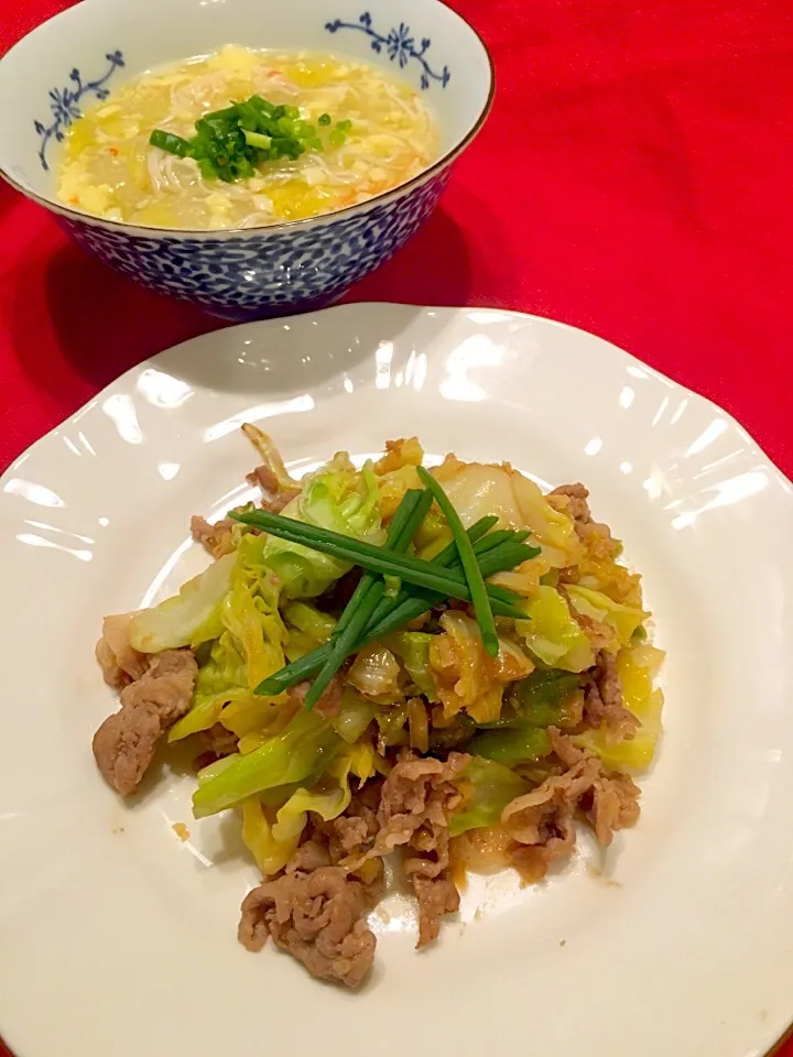 ともこちゃんの 豚キャベクルミ味噌炒め💕 と玉子豆腐とカニカマ使って簡単うまうまあんかけ白菜♪|まるまさん