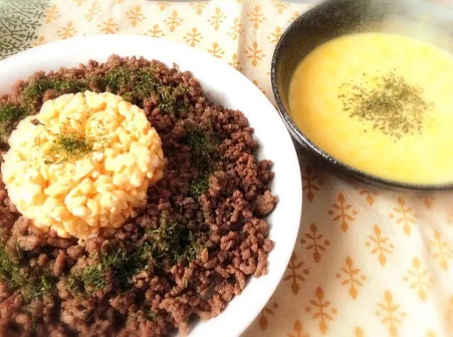 モリモリ食べよ‼︎そぼろ丼( ^ω^ )|かじゅさん