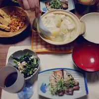 Snapdishの料理写真:塩さばと新ジャガと豆腐の昆布煮|Nyamyさん