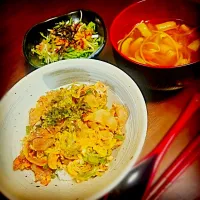 Snapdishの料理写真:2016.2.12
✱ネギたっぷり豚キムチ丼
✱水菜のサラダ
✱お味噌汁|kira_ringさん