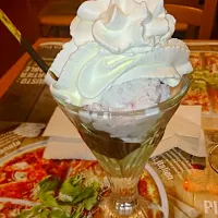 Snapdishの料理写真:#IceCream #Chocolat #Vanille #pistache #Amarena #Chantilly|Lauraさん