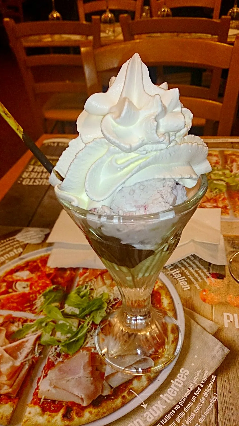 Snapdishの料理写真:#IceCream #Chocolat #Vanille #pistache #Amarena #Chantilly|Lauraさん