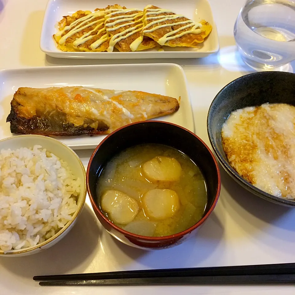 ❀納豆オムレツ
✿鯖の西京焼き
❀とろろ
✿麦ご飯
❀大根、玉ねぎ、お麸の味噌汁

2016/02/24|ちび太さん