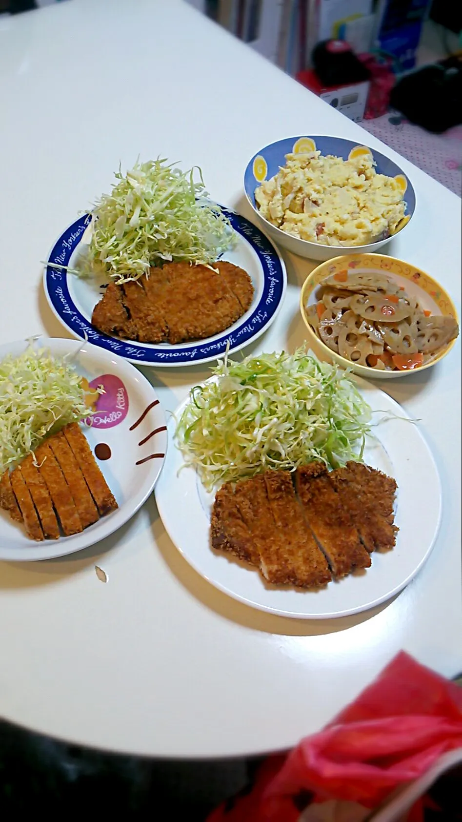 とんかつ、レンコンのキンピラ、ポテサラ|よちやまさん