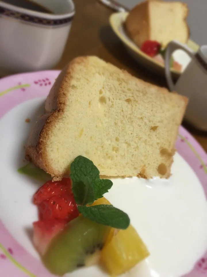 Snapdishの料理写真:ふわふわシフォンケーキ|かわいくまこさん