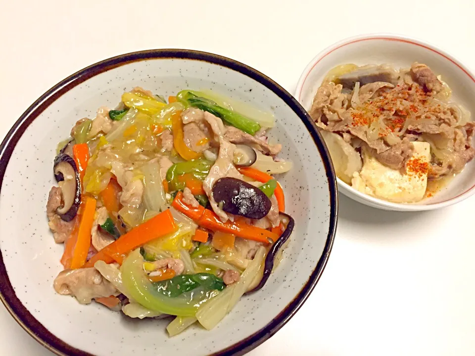 Snapdishの料理写真:肉祭り〜(^^)豚こまの中華丼＆牛肉の煮物|よっちゃんまるさん