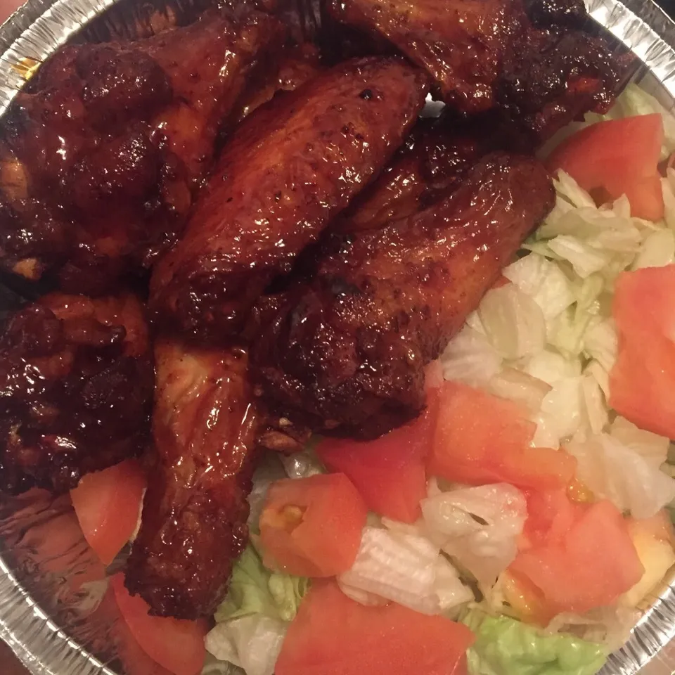 BBQ wings platter|Lexi Jonesさん