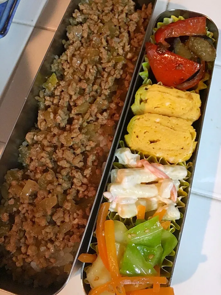 Snapdishの料理写真:ビビンバ風そぼろ弁当|エミリーさん