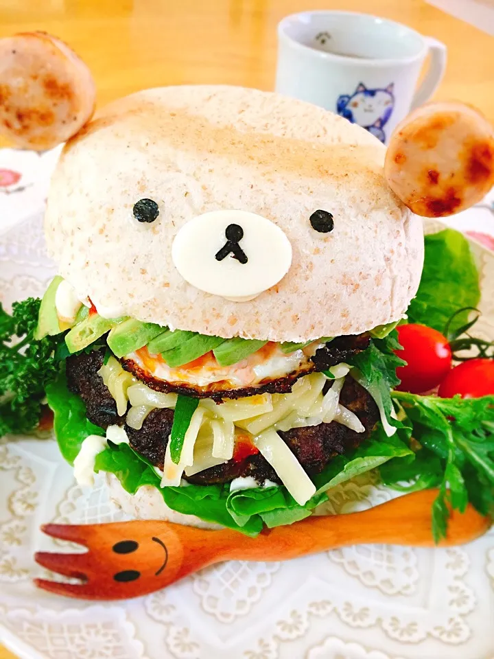 Snapdishの料理写真:全粒粉塩パンでクマのスパイスハンバーガー|Misuzu(@misumisu0722 )さん