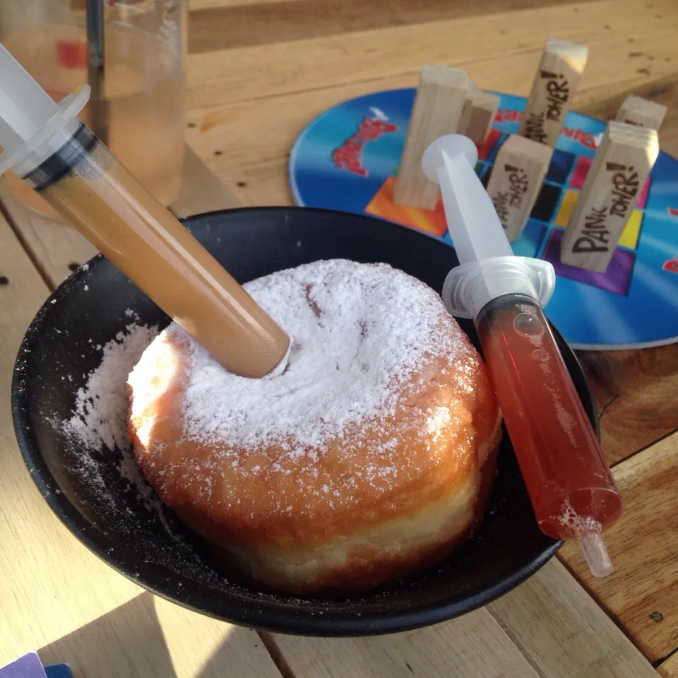 Sugar doughnut w butterscotch/strawberry jam 🤓|Rashidah Isaさん