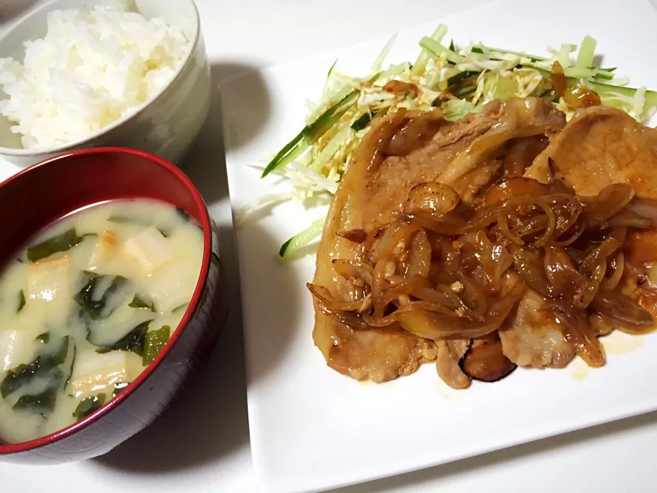 豚のしょうが焼き
麩とワカメのお味噌汁|あいさん