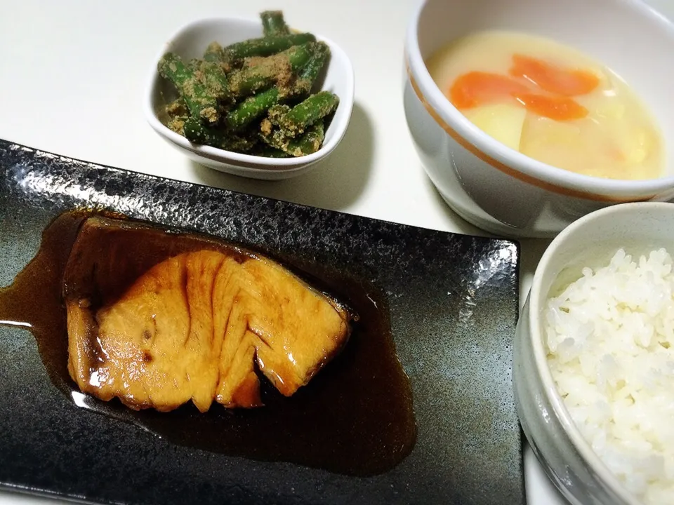 ブリの照り焼き
お雑煮
いんげんの胡麻和え|あいさん