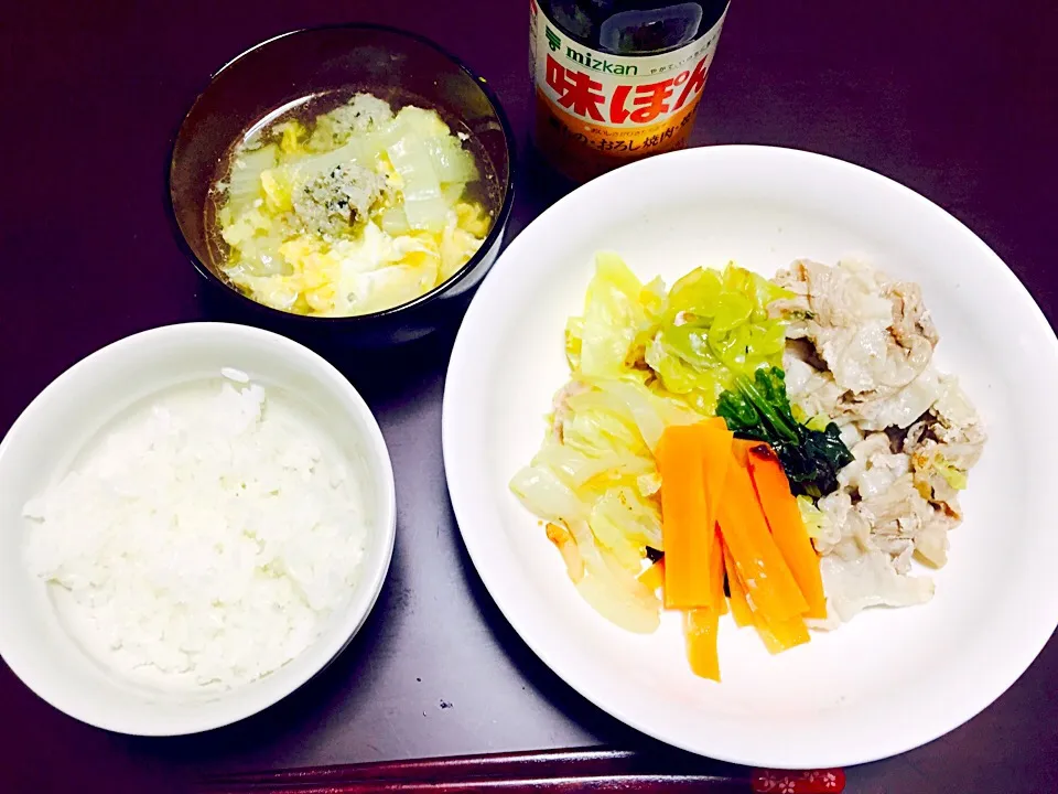 ゆうごはーん♡
蒸し野菜
ご飯
白菜と肉団子の中華スープ|asukaさん