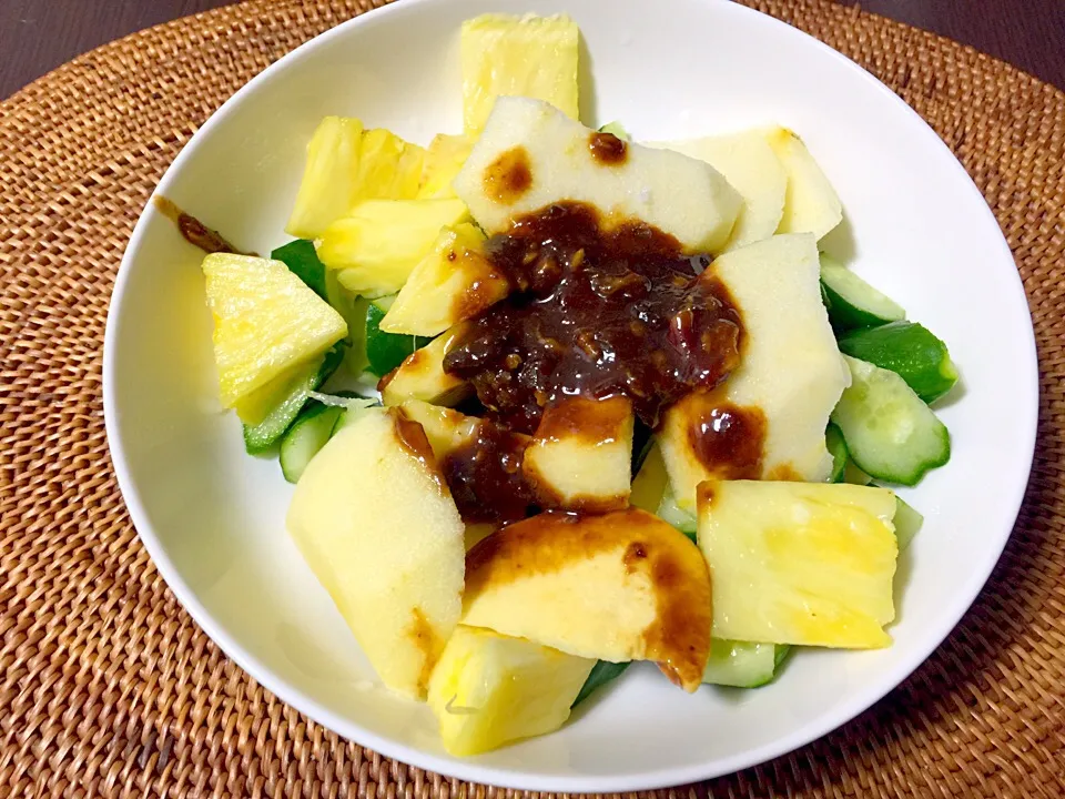 Snapdishの料理写真:Rujak buah|yeni kartikasariさん