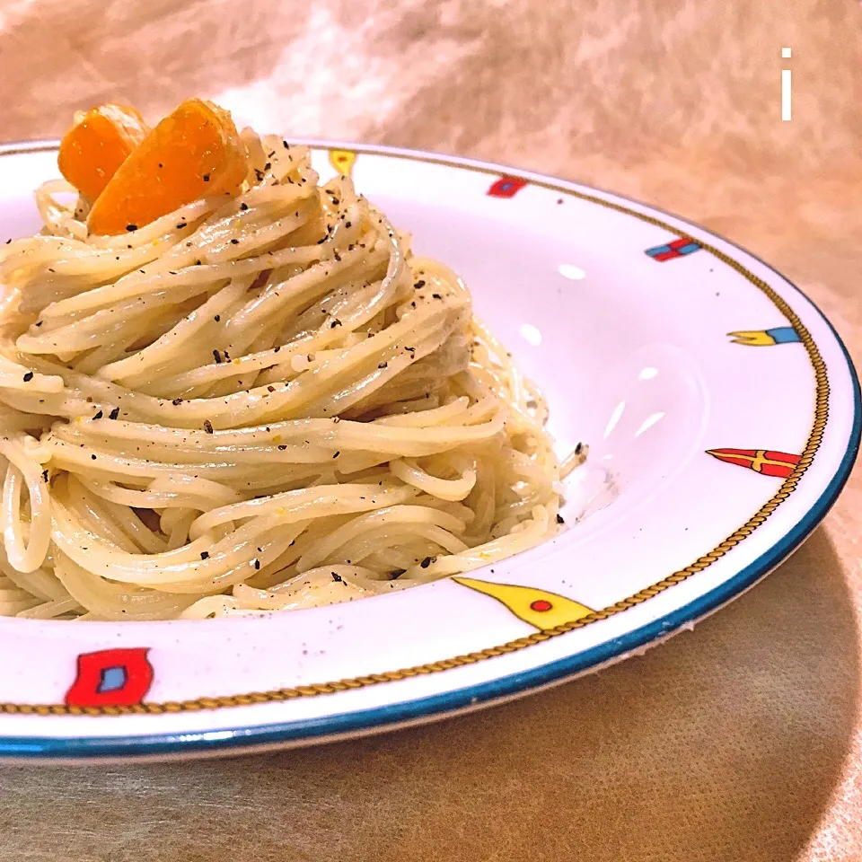 小鍋 (pentolina)さんの料理 Spaghetti con crema di scorza di limone e arancia (レモンとオレンジ風味のスパゲッティ)|izoomさん