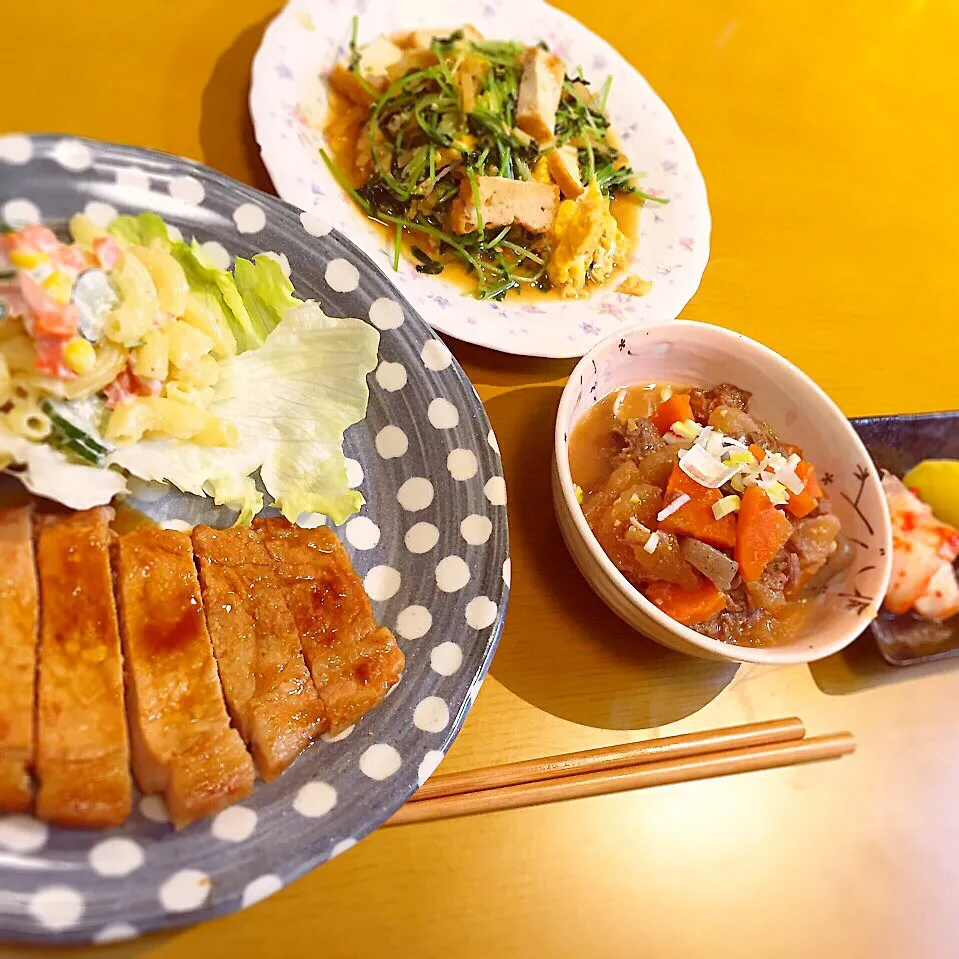 豚肉の味噌焼きと豆苗と厚揚げ炒め|浅井 順さん