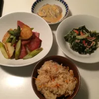 Snapdishの料理写真:生姜ご飯・ほうれん草ワカメ胡瓜ツナサラダ・ジャガイモアスパラハム炒め・酢味噌蒟蒻|甲斐千春さん