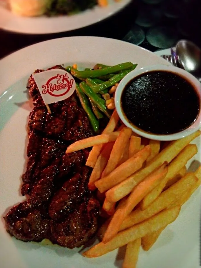 tenderloin steak with blackpepper sauce|natasha damaraさん