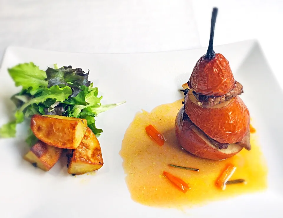 Roasted pear and veal liver on orange juice sauce|laura giardinaさん