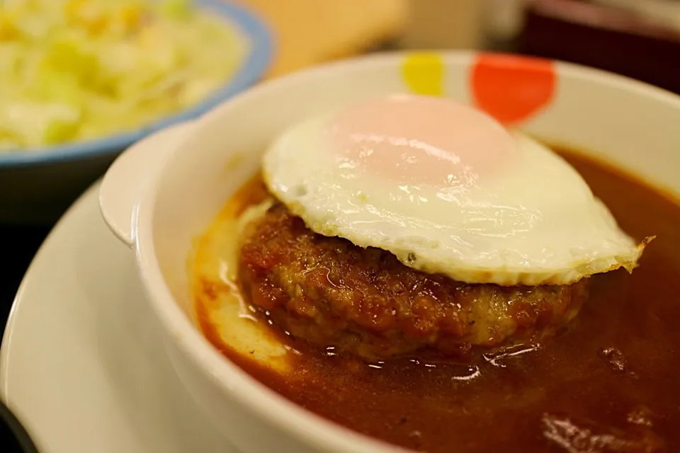 とろ〜りチーズが入ったデミたまハンバーグ定食|マハロ菊池さん