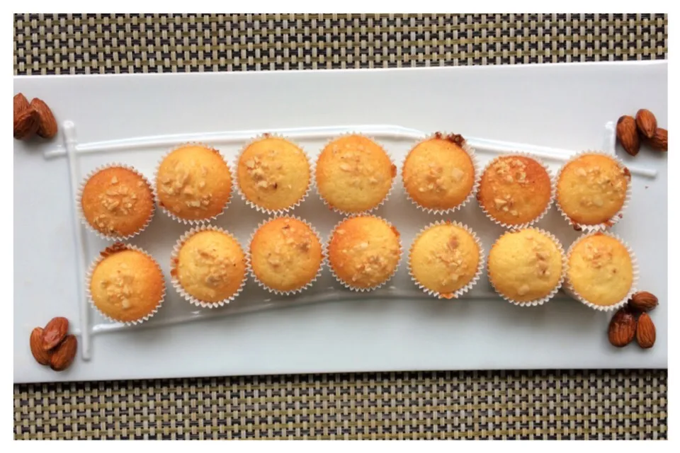 Snapdishの料理写真:Cherry Almond Muffins|Recipe Nomadさん