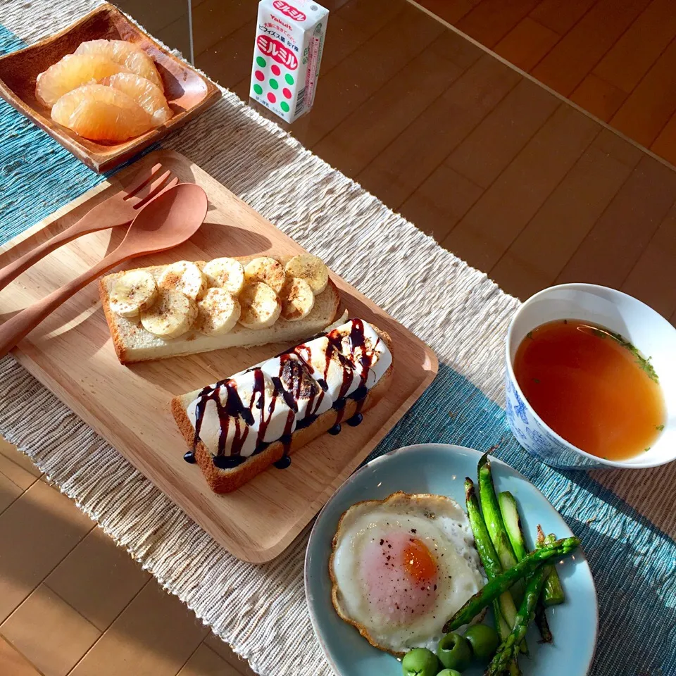 Snapdishの料理写真:チョコマシュマロ🍞トースト＆シナモンバナナ🍞トースト|mapleさん